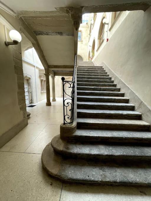 La Chapelle, Hyper Centre De Valence, Parking Gratuit A Proximite * Valence (Drome)