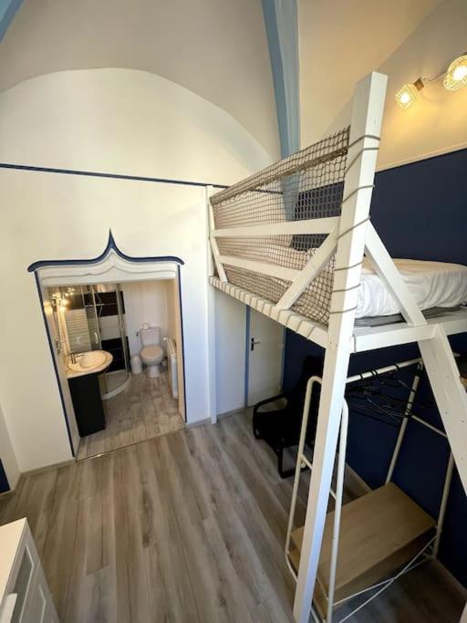 La Chapelle, Hyper Centre De Valence, Parking Gratuit A Proximite